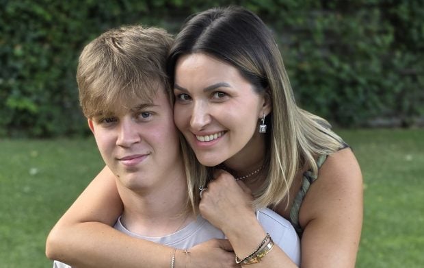 La ce facultate a intrat fiul Elei Crăciun. „Este o reușită care ne emoționează pe toți. A fost dintotdeauna un copil bun”