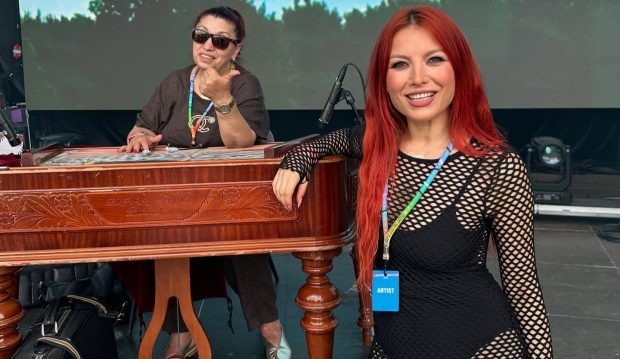 Imagine Stire Cum a apărut Elena Gheorghe la Electric Castle 2025. „O exista ținută mai oribilă!? Fără gust ești!” | 2review.ro