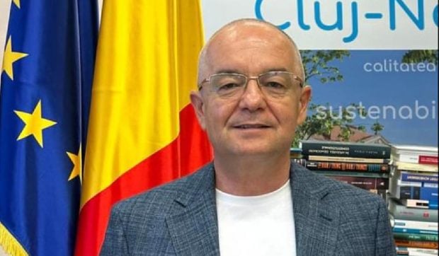 USR spune că Emil Boc vrea angajați fidelizați cu sporuri de stat pe scaun: nici funcționarii nu sunt mulțumiți cu suma promisă de primar