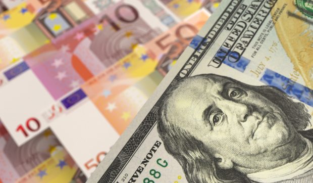 Dominația dolarului pe piețele internaționale se clatină. Alternative la sistemul dominat de SUA
