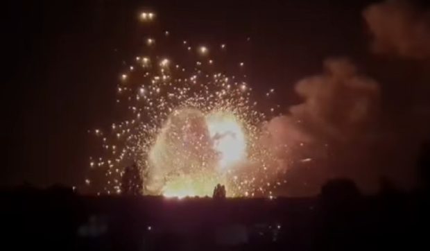 Rusia a atacat un port aflat la granița cu România: explozii uriașe au fost văzute din Tulcea I VIDEO