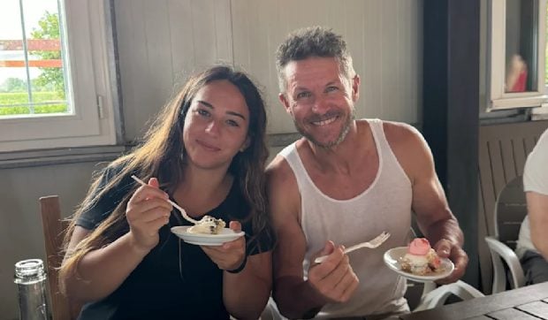 Felix Baumgartner a fost și a mâncat tort la ziua unei tinere de 24 de ani cu câteva zile înainte de accident: ce i-a spus acesteia