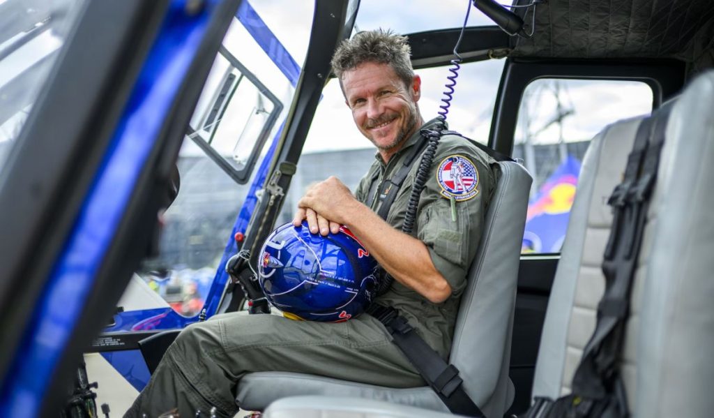 felix baumgartner a murit foto red bull