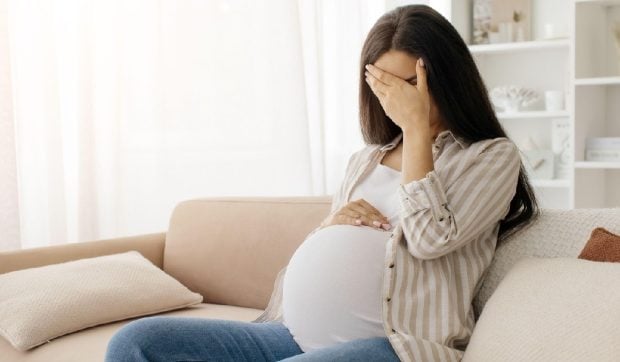 O nouă lovitură pentru mame: Guvernul vrea să reducă indemnizațiile de creștere a copilului la 75%