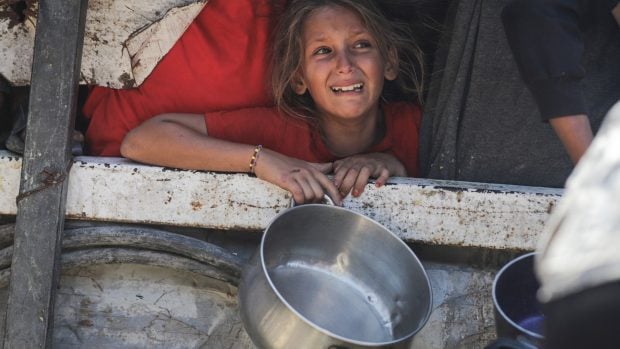 Israel nu recunoaște că e foamete în Gaza, în ciuda dovezilor că mii de copii mor din cauza lipsei de mâncare