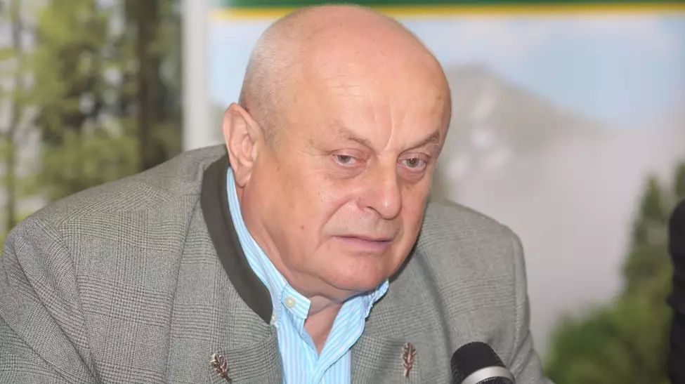 VIDEO Fostul director Romsilva, bonificat la pensie cu 100.000 de euro, apoi reangajat, reclamat la parchet. Schema prin care s-a produs abuzul