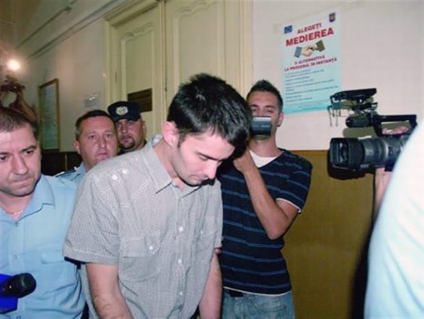 Violatorul de copii Marius Frumuzache a ieșit din închisoare. A închiriat un apartament în Ploiești, în vecinătatea parcurilor unde și-a abordat victimele