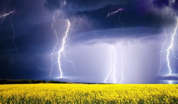 Vremea se răcește „semnificativ” și sunt așteptate fenomene meteo extreme. Prognoza meteo 7-20 iulie 2025 pentru fiecare regiune