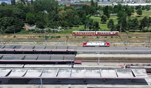Imagini spectaculoase din dronă arată cum prinde contur noua față a Gării Brașov I VIDEO