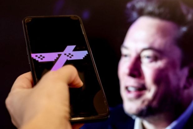 AI-ul lui Elon Musk, Grok, a generat mesaje în care îl lăuda pe Hitler