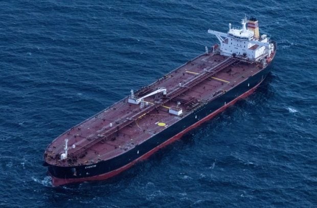 Așa navighează flota-fantomă a lui Putin: trucuri interzise și rute ocolitoare pentru a fenta sancțiunile