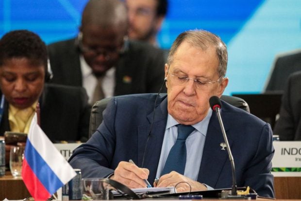Rusia va îmbogăți uraniu pentru programul nuclear al Iranului, a anunțat Lavrov, după summit-ul BRICS