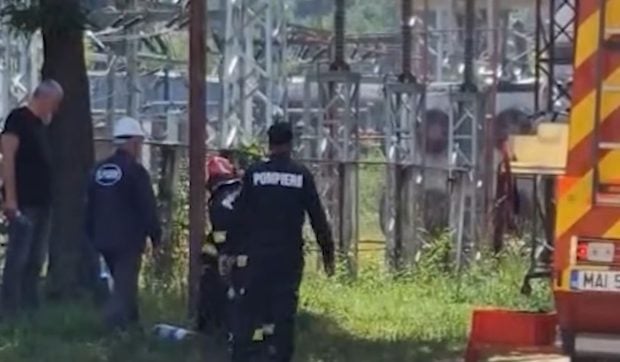 Incendiu la Termocentrala Paroșeni, din Hunedoara. Pompierii luptă să oprească flăcările care amenință un generator electric