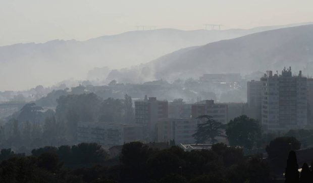 Atenționare de călătorie emisă de MAE, după incendiile de proporții din Marsilia. Zborurile spre și dinspre orașul francez, întrerupte. Ce trebuie să știe turiștii români