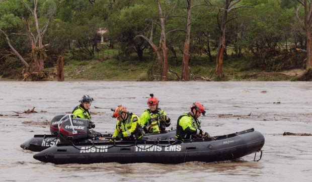 Ce a rămas în urma inundațiilor din Texas, unde au murit cel puțin 43 de oameni: 750 de copii se aflau într-o tabără complet distrusă de ape
