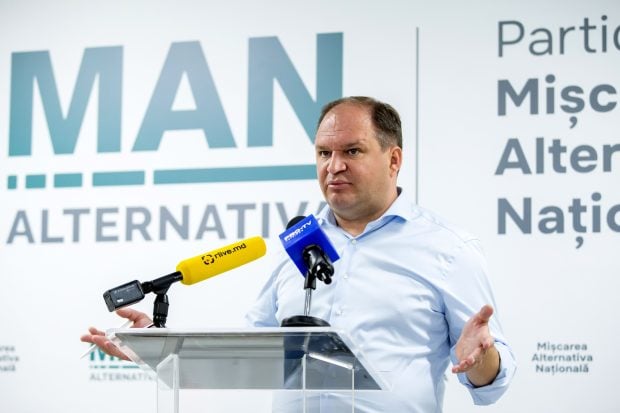 Ion Ceban, care a are interdicţie timp de cinci ani de a intra în România, o acuză pe Oana Ţoiu că execută o „comandă politică”