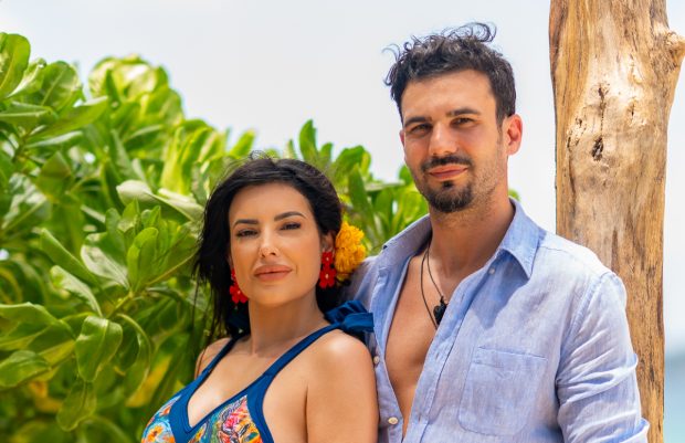 Cine sunt Isabel Martinez Villa și Claudiu Borca, cuplul de la Insula Iubirii 2025. Au o fată de 18 ani, dar nu sunt căsătoriți