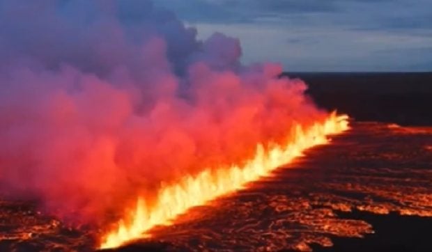 Turiști și localnici din Islanda au fost evacuați după ce un vulcan a erupt pentru a 12-a oară în ultimii 4 ani I VIDEO