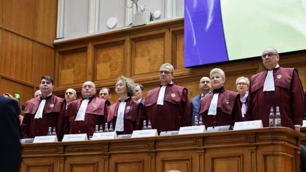 Judecătorii CCR, lăsați fără indemnizația de pensionare de 36.000 de euro, dacă un nou proiect de lege va fi aprobat
