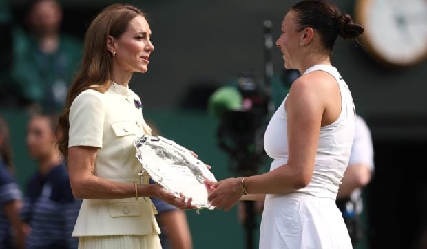 Kate Middleton a consolat-o pe americanca Amanda Anisimova după ce a fost învinsă cu 6-0, 6-0. Swiatek este prima poloneză care a câștigat Wimbledon