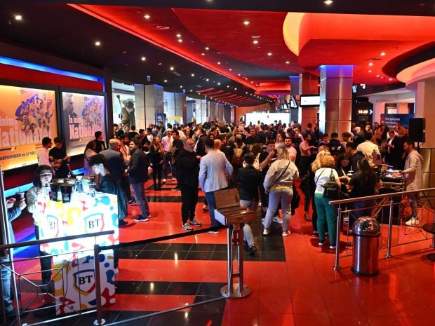 Cinematografele românești, pe marginea prăpastiei? Streamingul câștigă teren, dar încasările din cinema explodează. Cum arată cifrele din 2024