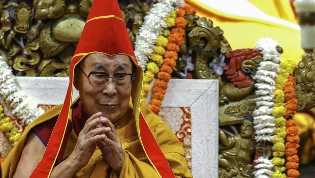 Dalai Lama speră că va trăi mai mult de 130 de ani: „Intenţionez să slujesc dharma cât mai mult timp posibil”
