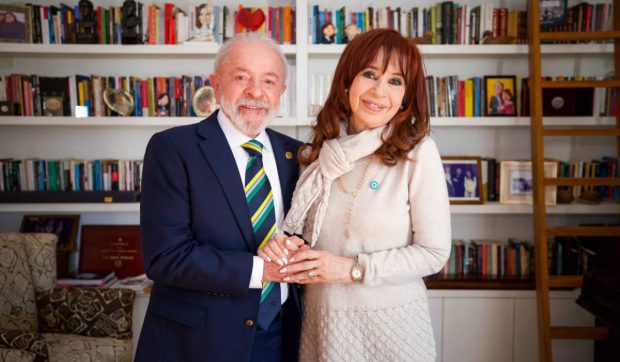 Lula, președintele Braziliei, a vizitat-o pe Cristina Kirchner, fostă președintă a Argentinei, aflată în arest la domiciliu