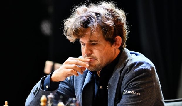 Magnus Carlsen a bătut ChatGPT la șah în 53 de mutări fără să piardă o singură piesă: „Uneori mă plictisesc”. Ce i-a răspuns inteligența artificială
