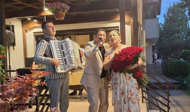 Imagini de la ziua de naștere a Mariei Dragomiroiu. Cum arată curtea casei artistei: Transformată total pentru eveniment