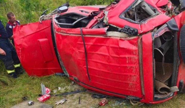Băiat de 15 ani mort, după ce mașina în care se afla a fost spulberată de tren, în Harghita