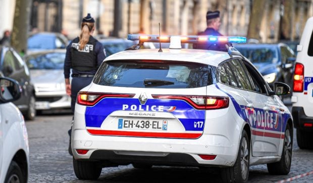 Un român de 50 de ani din Franța și-a amenințat vecinii, membri ai unei organizații religioase, că îi omoară. Ce l-a enervat pe bărbat
