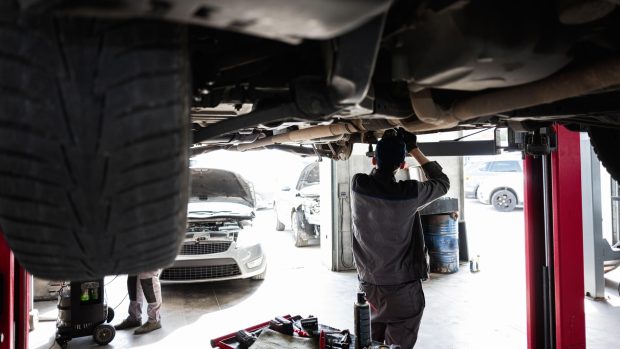 Un mecanic auto încurajează șoferii să „înceteze complet să cumpere aceste vehicule”, în 2025: „Probabil că nu trebuie să-ți irosești banii”