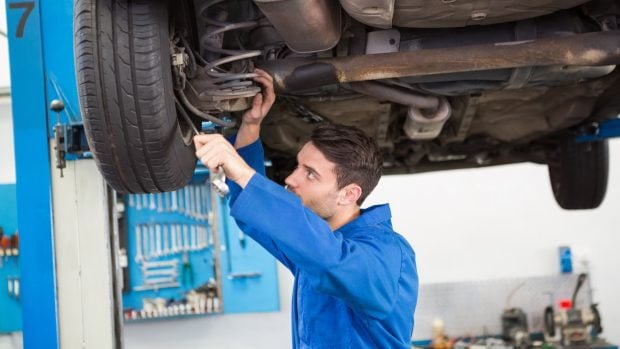 Un mecanic auto a recunoscut că ar da faliment dacă toți șoferii ar conduce această marcă de mașini: „Chiar sunt cei mai buni”