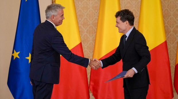 Guvernul Bolojan roagă șefii companiilor de stat care câștigă peste Nicușor Dan să renunțe la bani. Anastasiu: „Unii au contracte betonate”