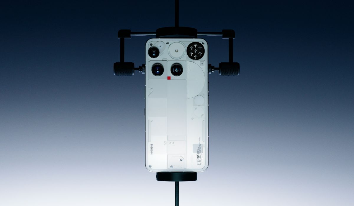 Nothing a lansat Phone (3), primul vârf de gamă al companiei: preț, disponibilitate și specificații complete