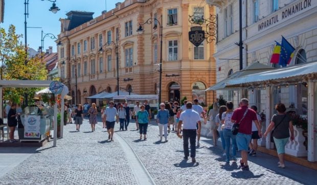 Cât de bogați sunt cei mai bogați români: au salarii de 32 de ori mai mari decât cei mai săraci