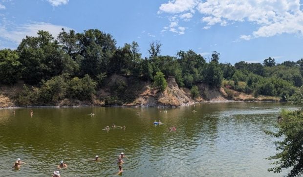 Turist pensionar, indignat de prețurile din Ocna Sibiului: „Mai scump ca la mare! Cum să ceri 4.900 lei pentru 7 nopți?”