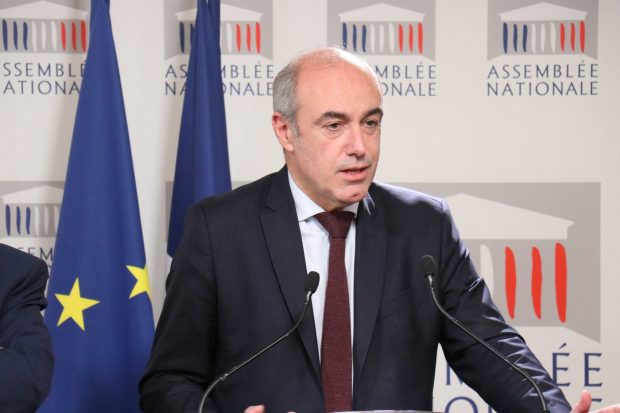 Clasa politică franceză, cutremurată de sinuciderea unui influent deputat de dreapta. Olivier Malreix a fost găsit spânzurat