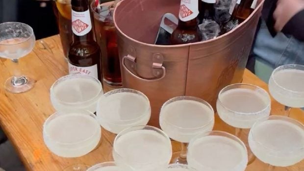 Ce au făcut invitații de la o nuntă fără alcool: „E esențial, au mers pe furiș. Cât poți doar să vorbești și să mănânci?!”