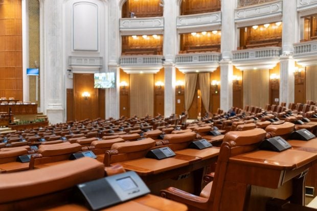 Cine chiulește cel mai mult de la ședințele Parlamentului? Pe listă se află și un fost premier