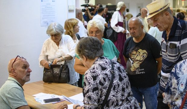 Un român trăiește doar 8 ani din pensie, față de 15 ani în Italia. România, codașă în UE la viața post-pensionare