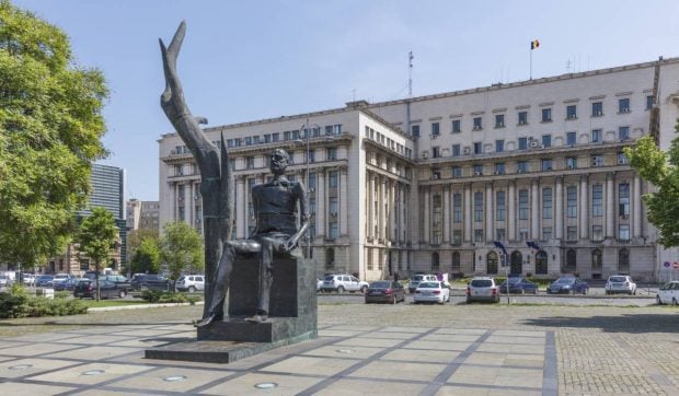 Piața Revoluției nu va mai fi spațiu public. Ministerul de Interne vrea să o închidă, pentru că se simte în „nesiguranță”