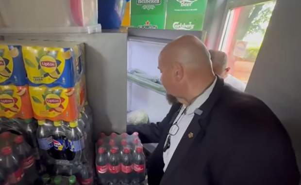 Șapte cluburi din Vama Veche și Costinești, închise de ANPC: funcționau fără autorizație și depozitau mâncarea pe jos