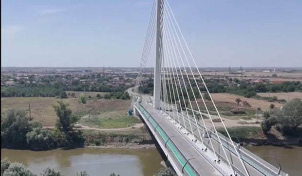 Podul nou peste Mureș, investiție de 165 milioane de lei, riscă prăbușirea înainte să fie inaugurat: „Cel mai mare eșec de infrastructură din 1990 încoace”