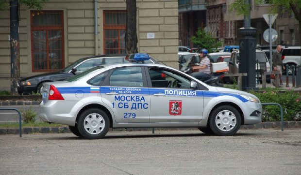 Momentul în care o mașină a lovit o mulțime de oameni pe o trecere de pietoni, în Moscova. Șoferul nu a încercat să frâneze I VIDEO
