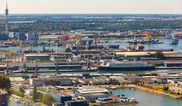 Portul olandez Rotterdam, cel mai mare din Europa, se pregătește pentru un eventual război cu Rusia