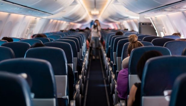Modul prin care românii ar putea plăti cu 120 de euro mai puțin la zborurile cu avionul în luna august