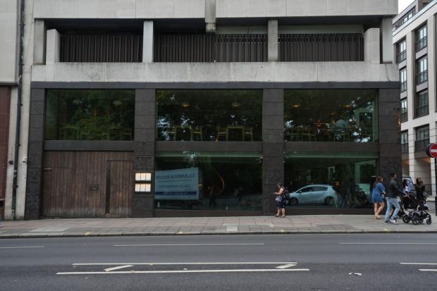 Complot rusesc în Londra: un restaurant de lux urma să fie incendiat, iar patronul – răpit