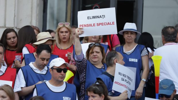 Angajații din Casele de Pensii, Institutul de Statistică și MIPE protestează din nou, nemulțumiți de tăierea veniturilor