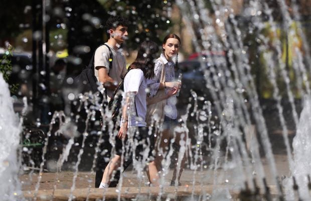 ANM a emis cod galben de caniculă pentru joi și vineri. Arșița se extinde, jumătate de țară este vizată
